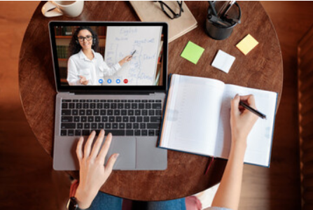 List of Top 10 Online English-Speaking Courses in India