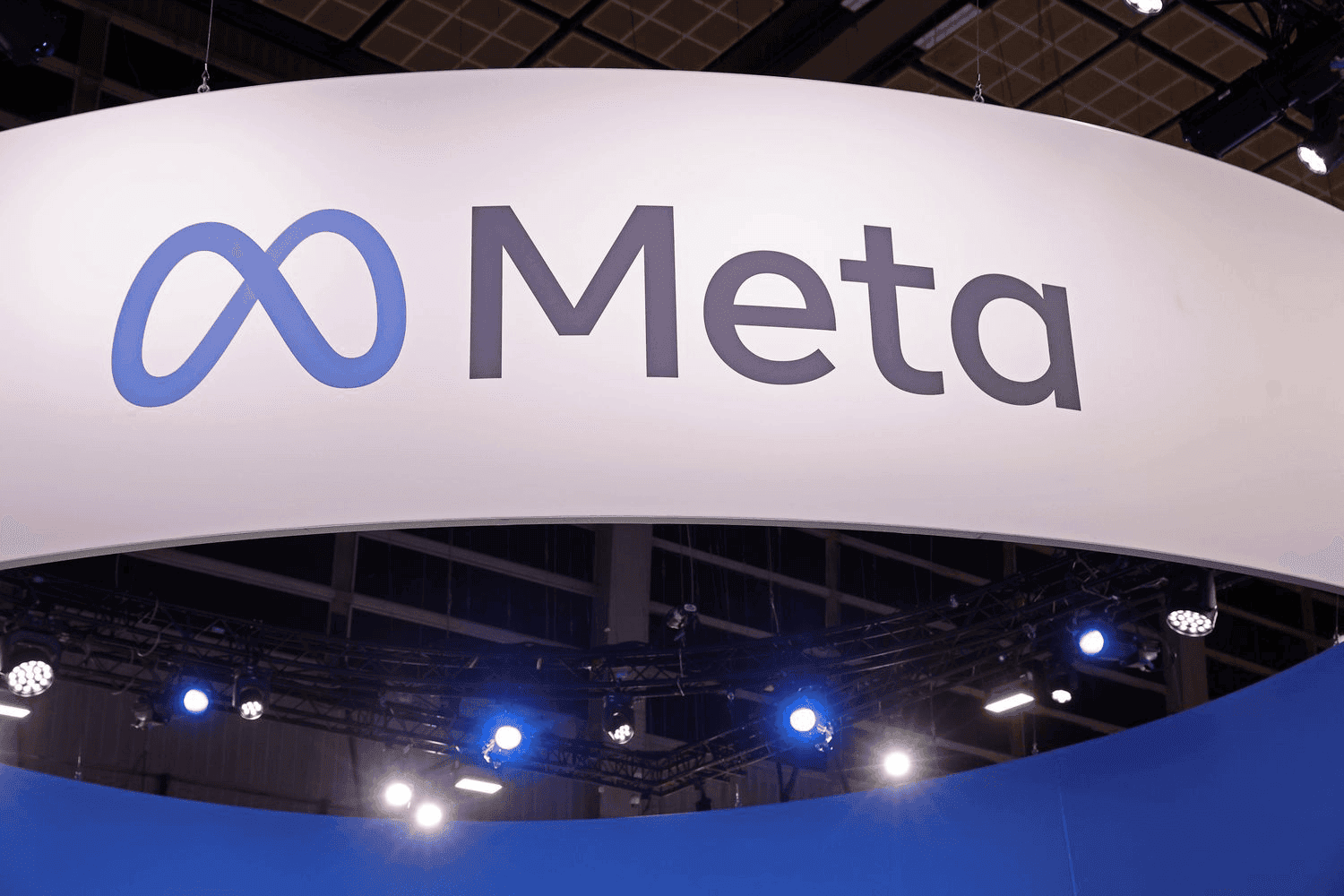 Meta logo 