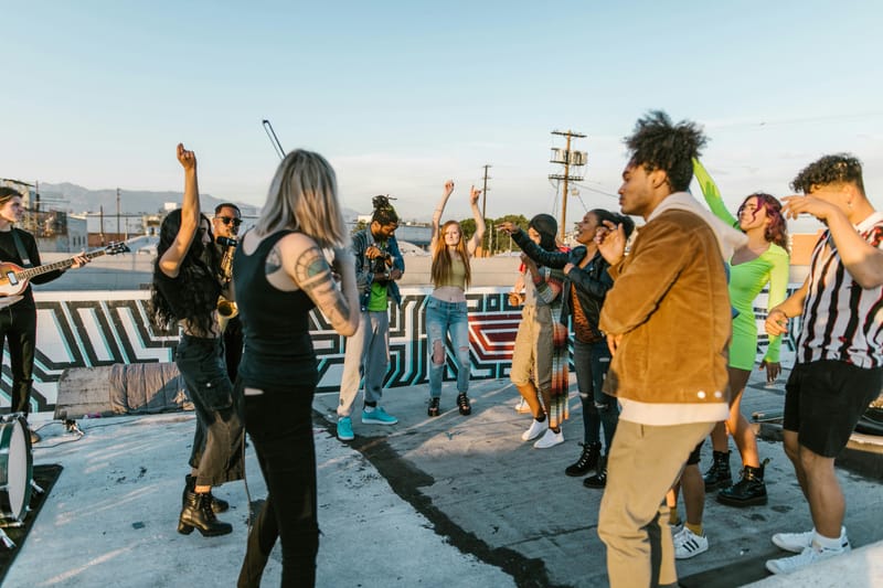 Finding Love Through Community: How Friends and Singles Meet Events Help Matchmaking