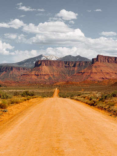 All You Need To Know For A 
Safe Australian Outback Road Trip