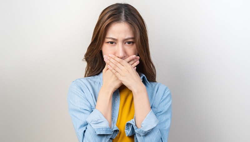 bad breath causes and treatment and home remedies