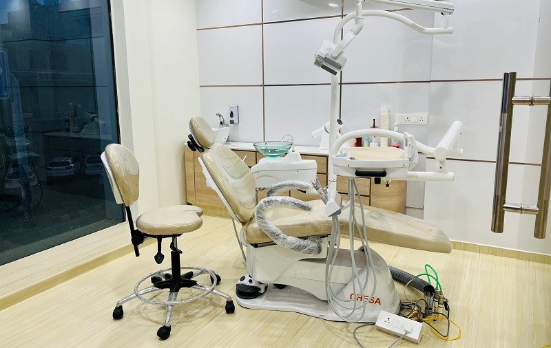 dezy dental clinic interior image