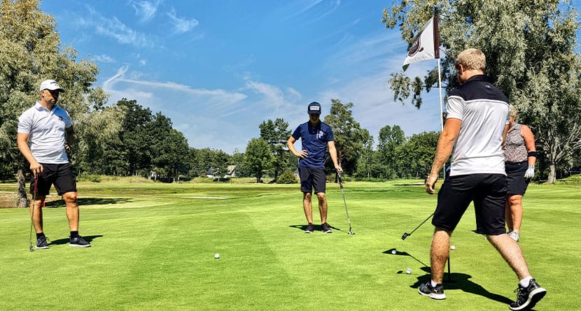 Golf Rules 101: Essential Etiquette, Scoring and Rules for Beginners -  SwingU Clubhouse