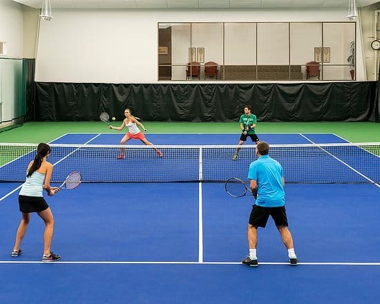 Indoor vs Outdoor Training for Golf, Tennis, and Pickleball: Key Differences