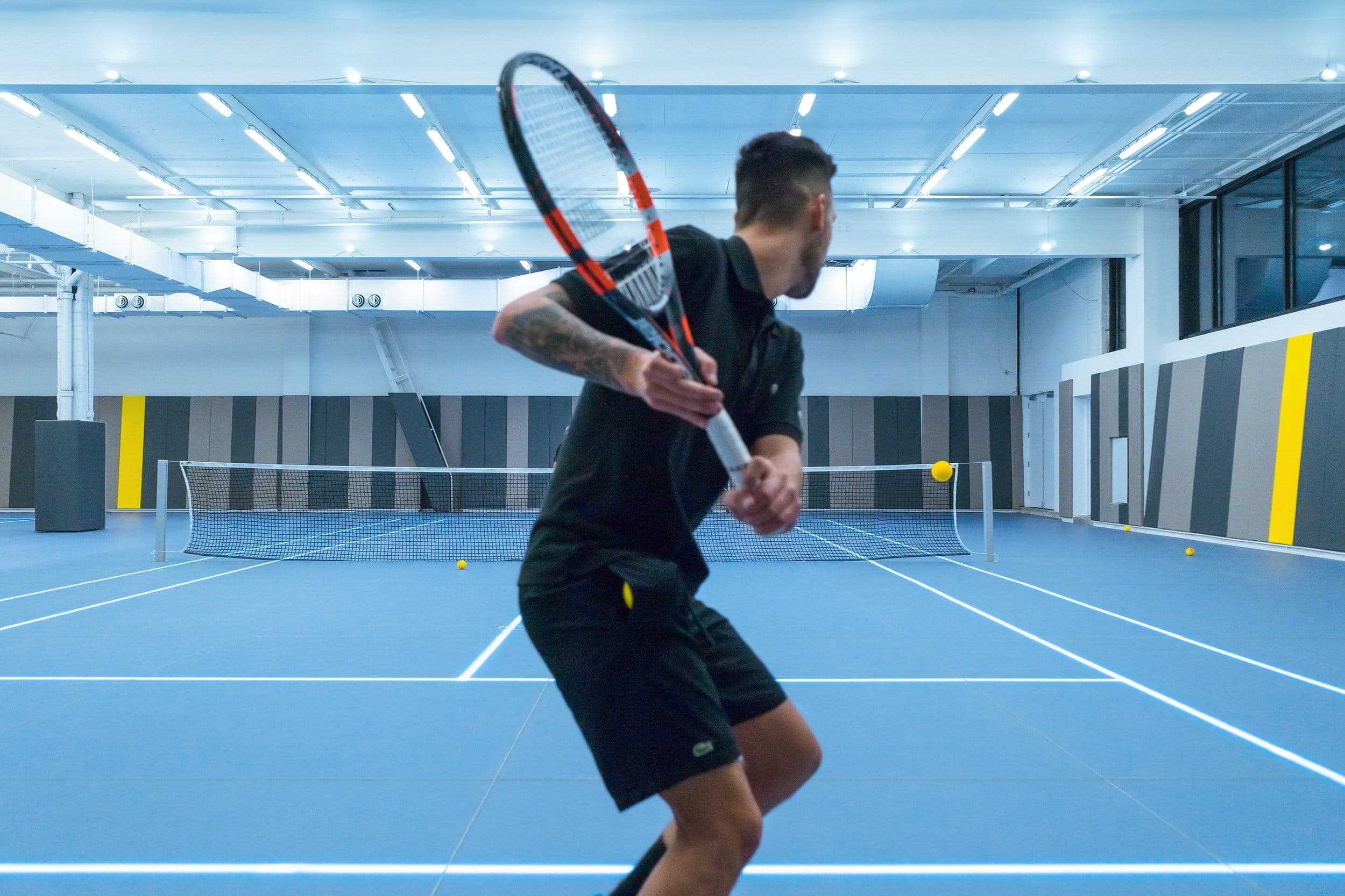 One Tennis Lesson vs. Weekly Training: What Really Drives Improvement?