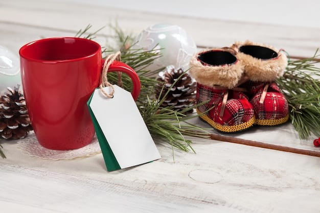The a cup of coffee on the wooden table with a empty blank price tag and Christmas decorations. Christmas mockup concept