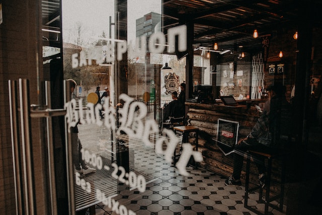 What pricing strategies are effective for barber services?