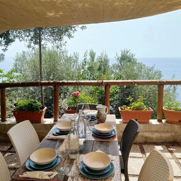 Savor Spring with Eatwith: Bloom, Travel & Taste the World in 2025