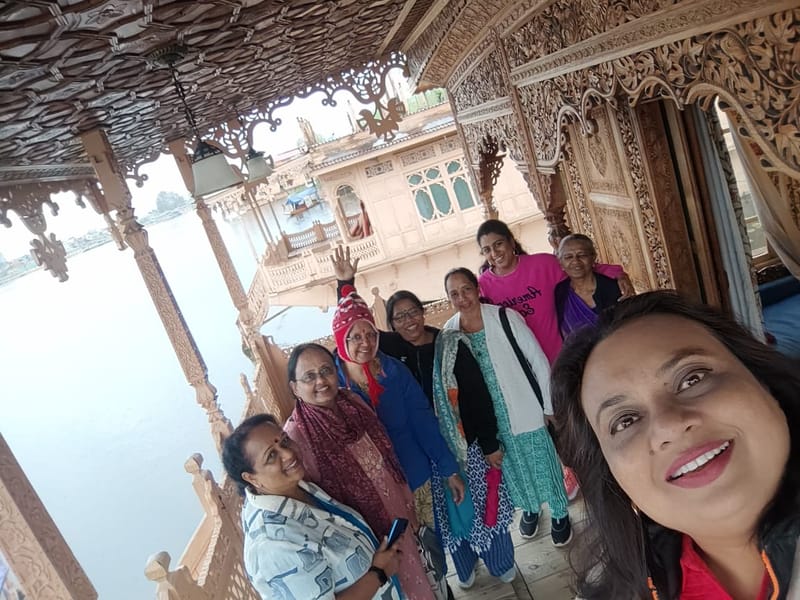 HouseBoat Kashmir- happy60plus