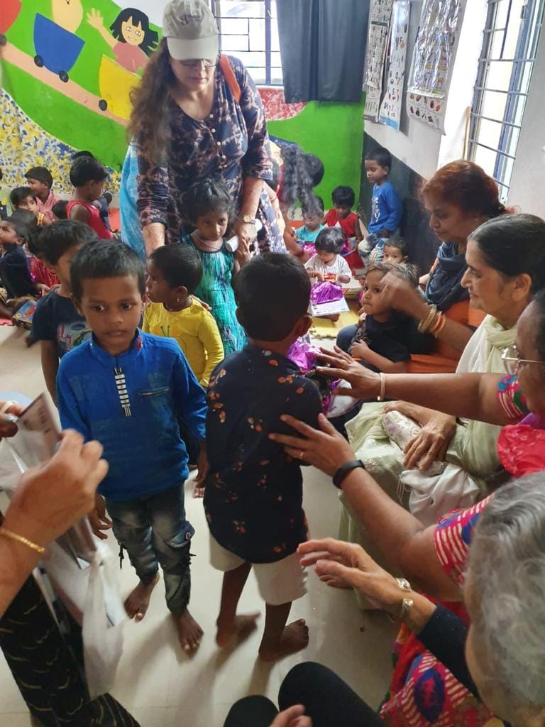 The Benefits of Volunteering in the Senior Citizen's Life