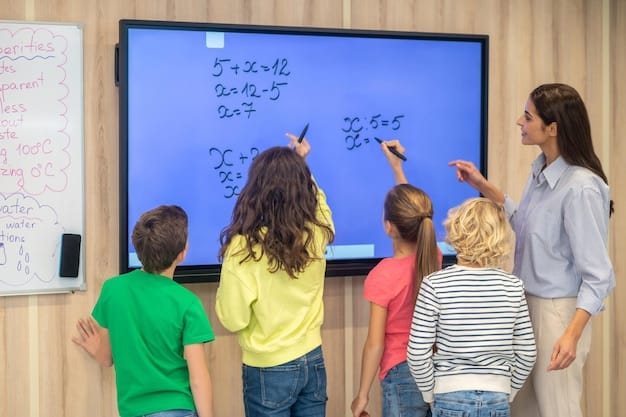 Photo back view of children and teacher standing near blackboard