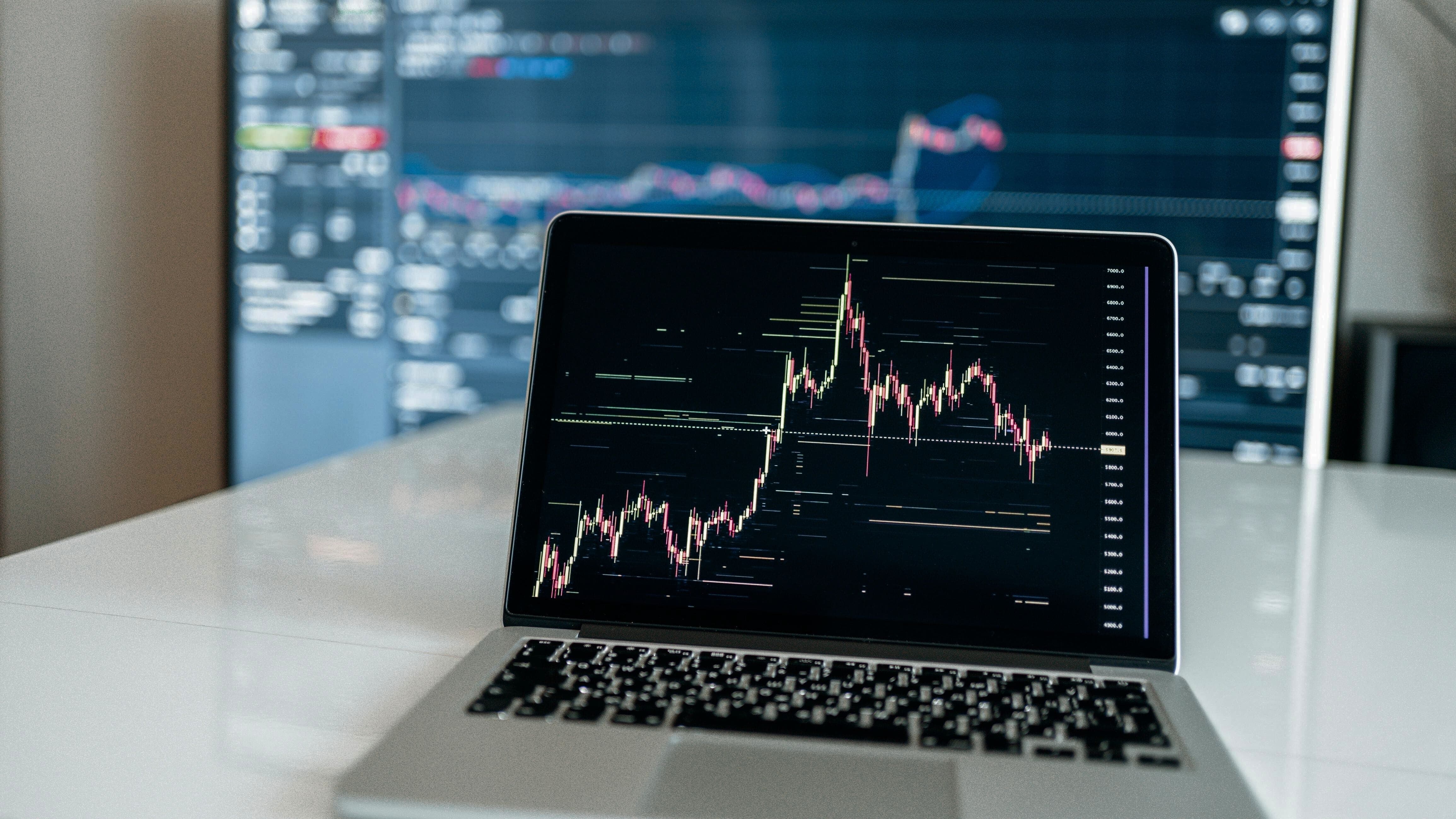 Investment opportunities in GIFT City vs Mumbai