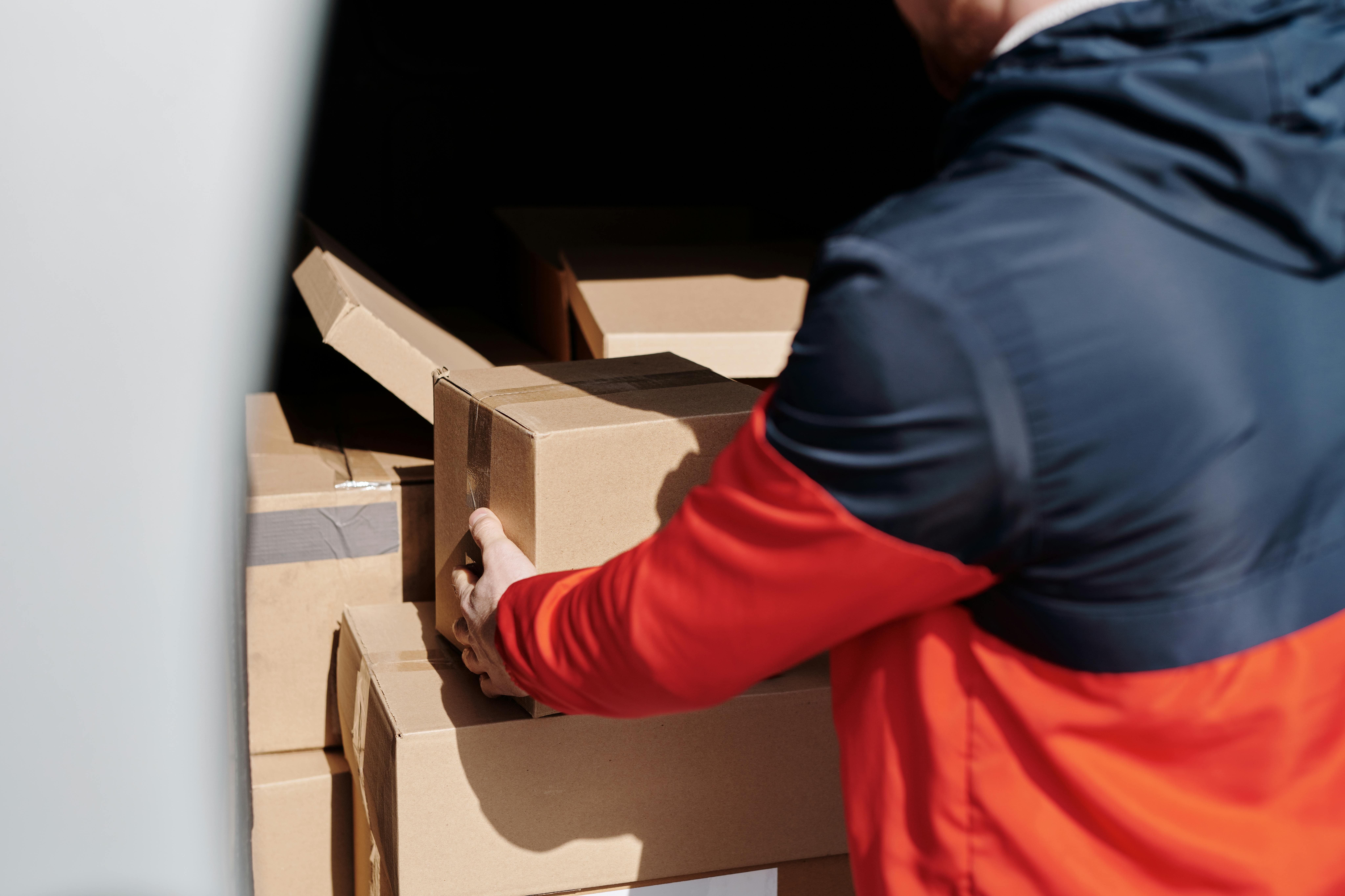 Best packers and movers from Delhi to Dubai 