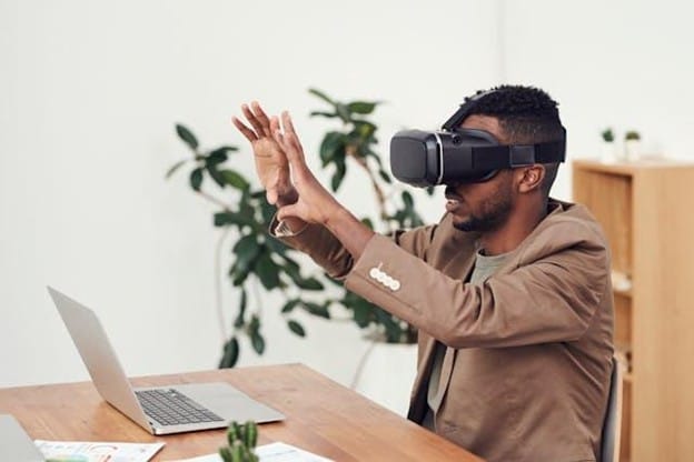 Benefits of Virtual Reality: How VR Is Redefining Experiences Across Industries