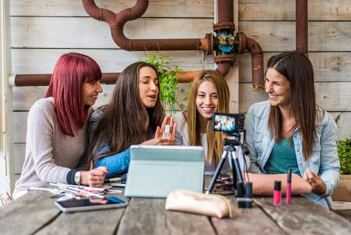 Mixed Reality and Influencer Marketing: The Next Frontier in Immersive Content