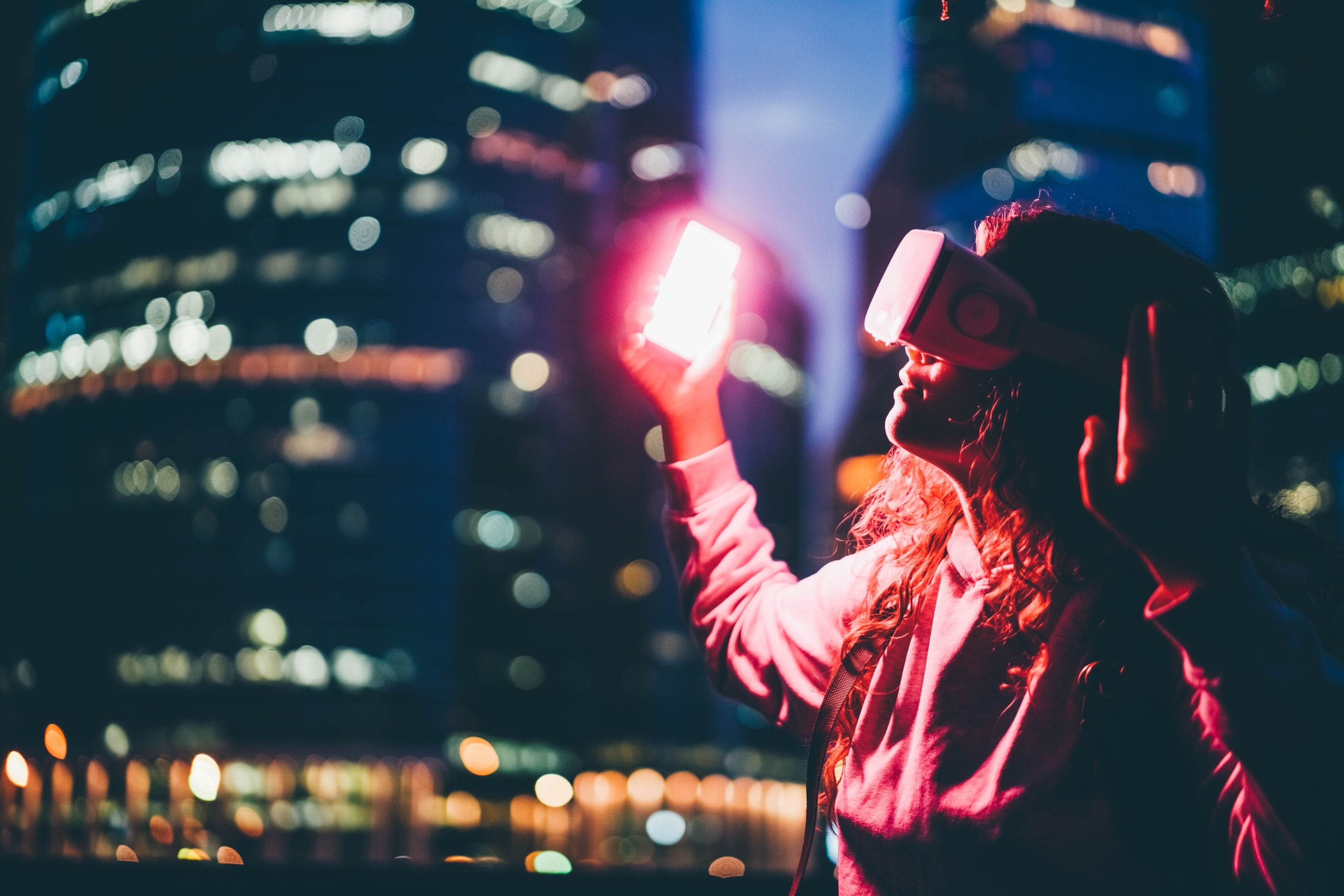 The Augmented Reality and Mixed Reality Ads Revolution: Strategies to Adapt