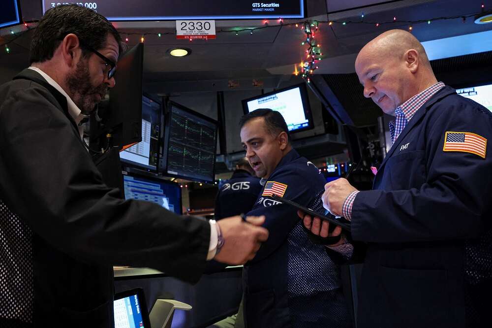 Stocks fall, Treasury yields rise upon final 2022 trading day