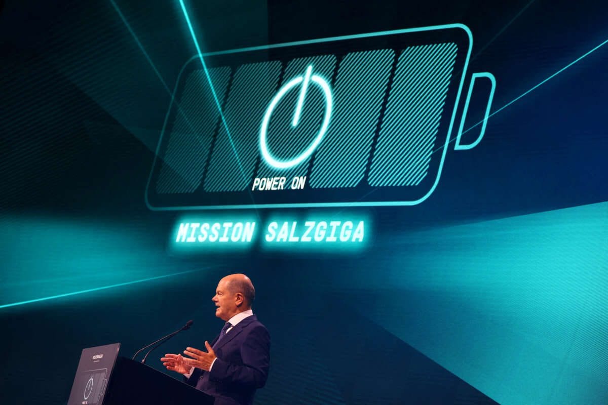 German chancellor meets auto, battery bosses in ‘mobility’ summit