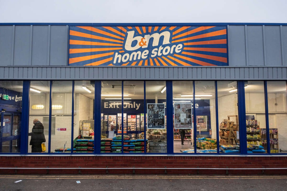 B&M sees higher profit as Britons hunt for bargains