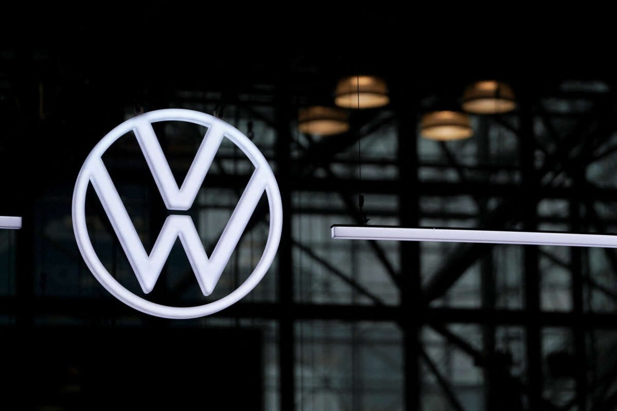 Volkswagen brings VW bus back to North American market after 20 years