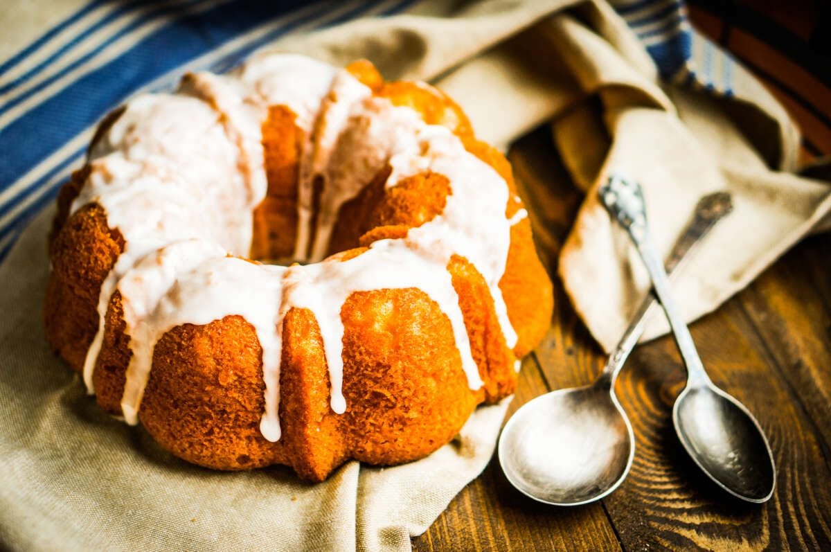 ELIZABETH SOLARU–CAKE GURU Makes NFT History