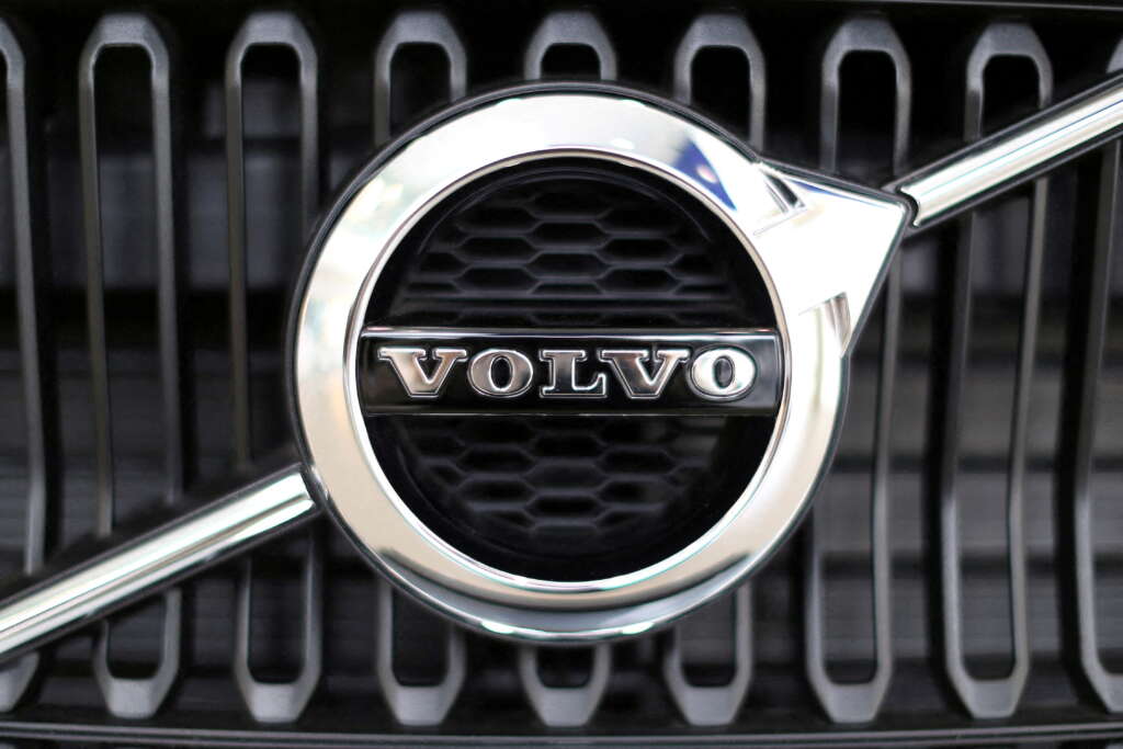 Volvo Cars Q4 profit lags forecasts