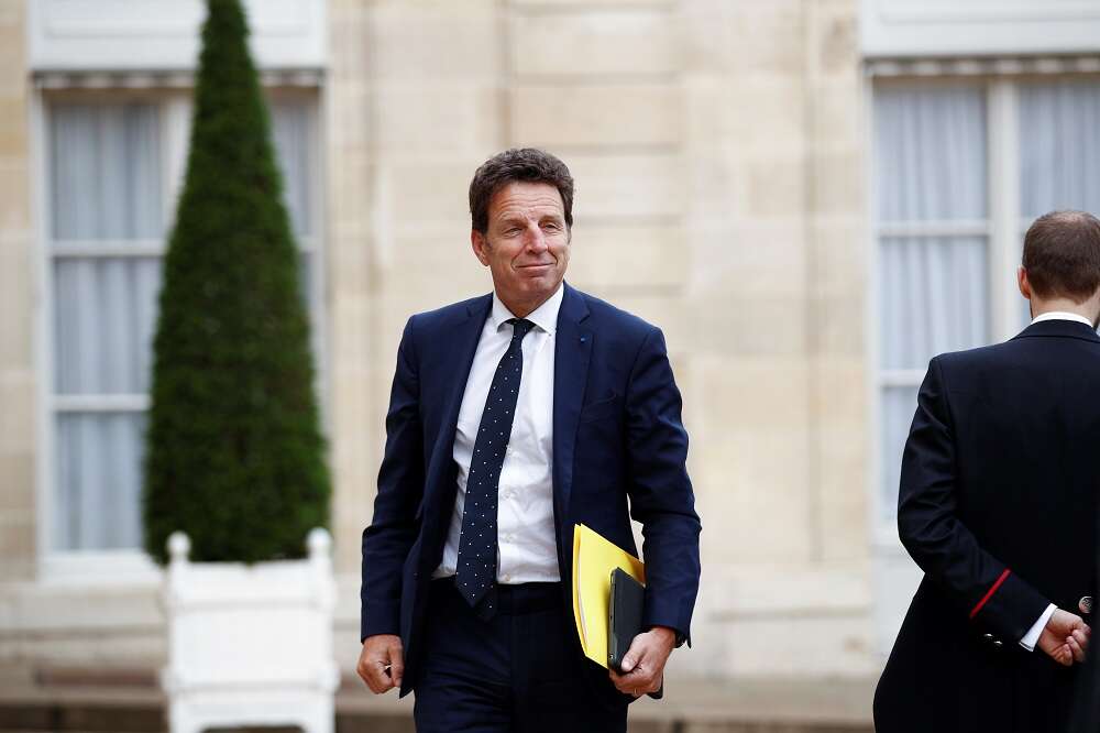 French PM tells firms to draft energy savings plans to avoid rationing