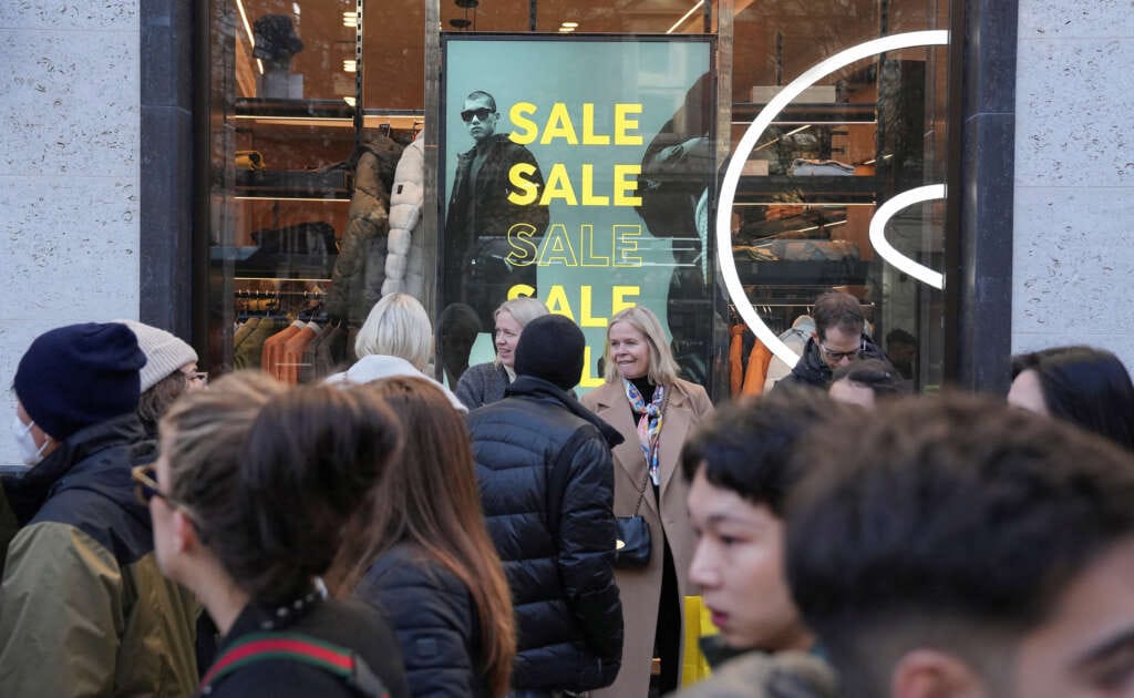 UK’s December shopper numbers defy inflation and rail strikes hit