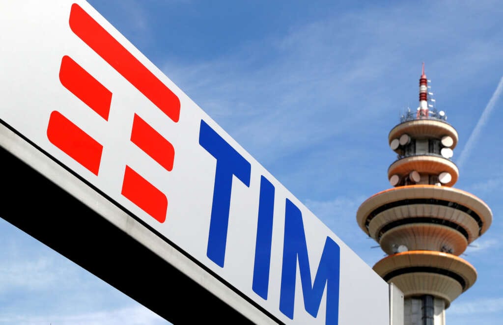 Telecom Italia boosted by rival offer for landline grid