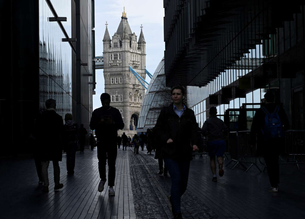 Investors increase bets on UK recession as rate hikes bite