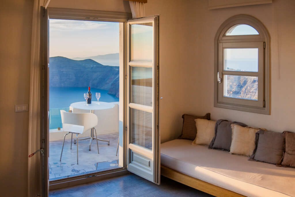 Fewer than one in ten holidaymakers trust reviews on accommoda-tion providers’ websites