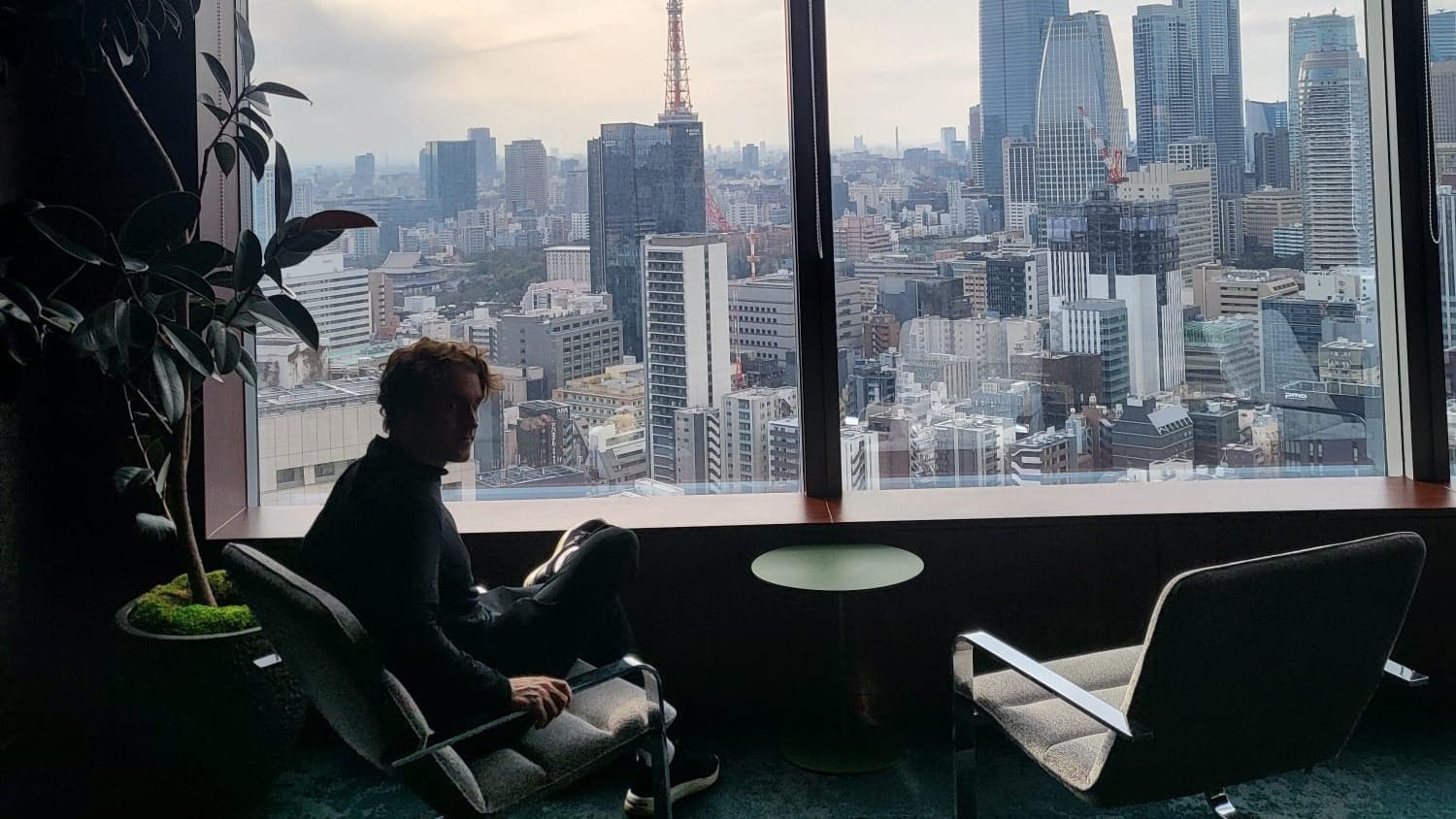 Felix Römer - Data Strategist, Investor, and Entrepreneur Leverages Virtual Economic Mastery Toward Real-World Success