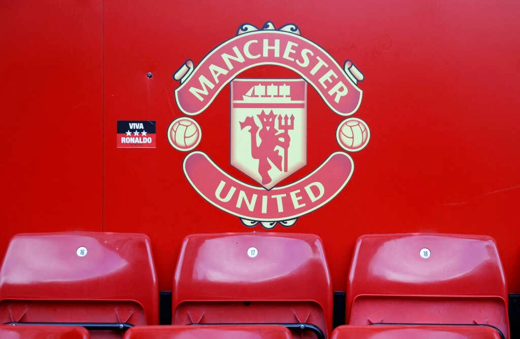 Soccer-Manchester United suffer COVID-19 outbreak