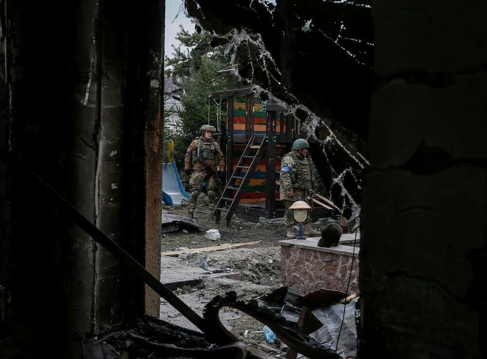 Russians bombard cities as losses force them back