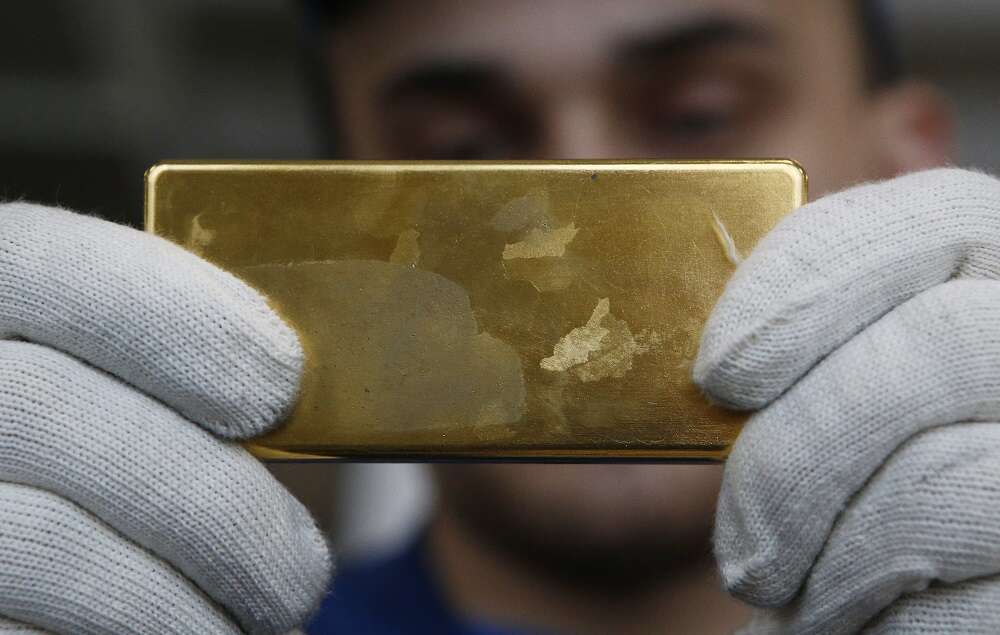Gold investors face bind over bars from tarnished Russia