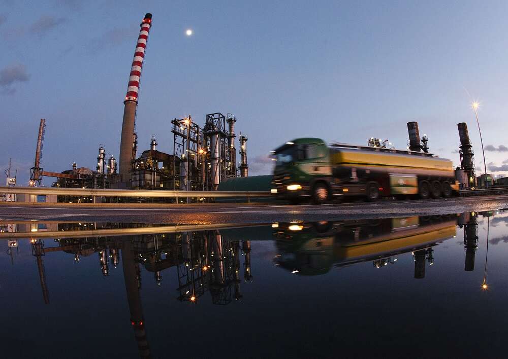 Oil prices steady as news of Saudi, Russia meeting calms investors