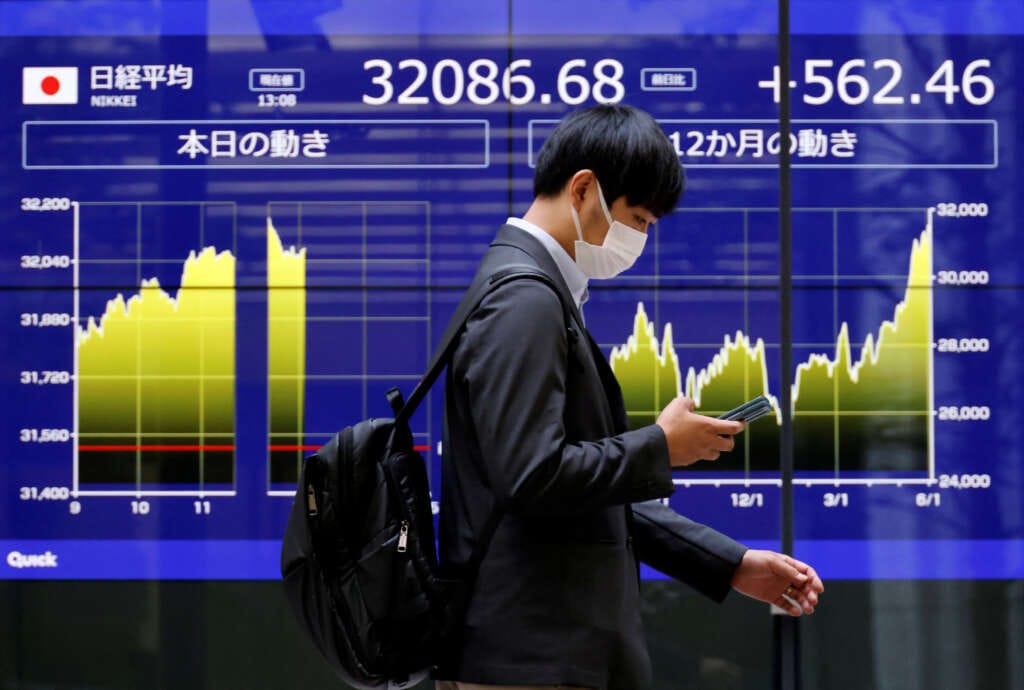 Asia shares lifted by Fed pause bets; China real estate retreats