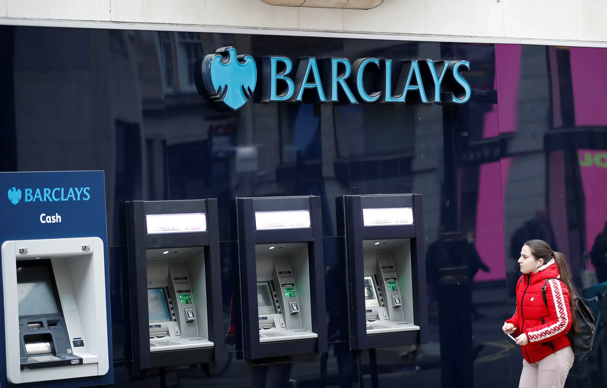 Barclays plans cost cuts, bumper buybacks in bid to boost shares