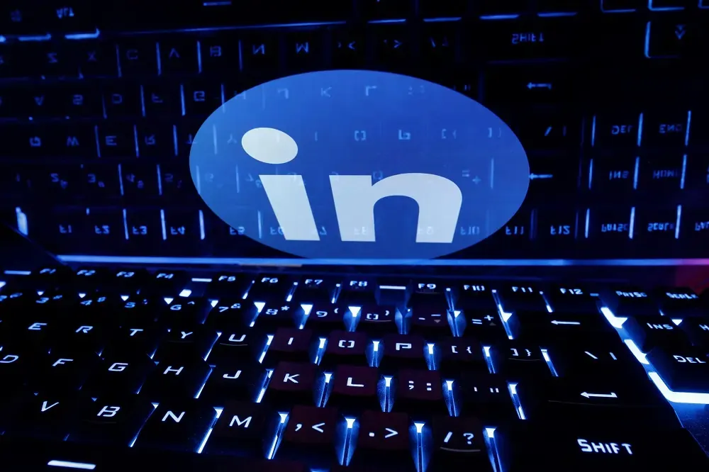 In new disclosure, LinkedIn says premium subscriptions bring in $1.7 billion