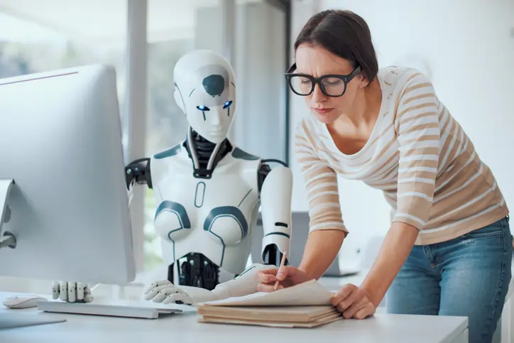 Bridging the AI Divide: How to prepare your employees for generative AI in the workplace