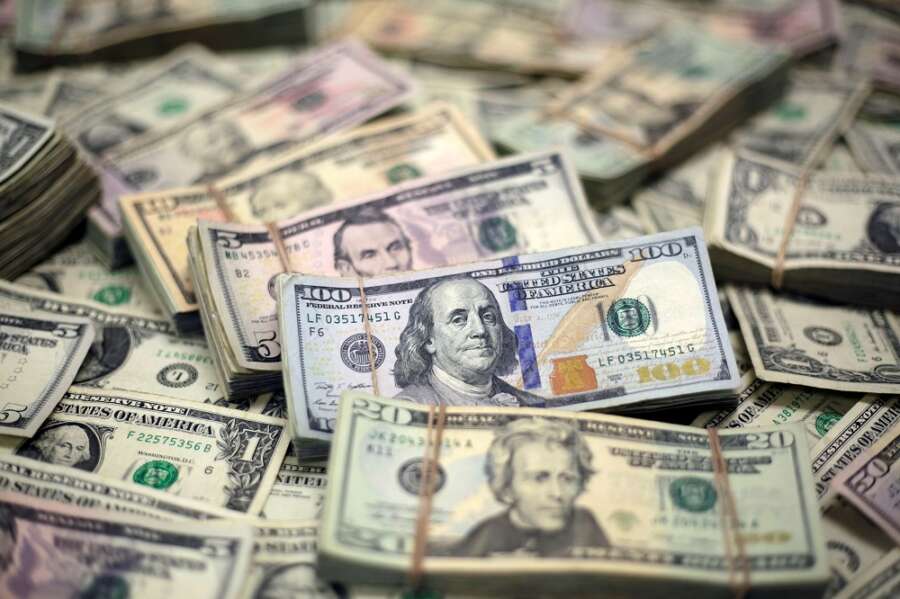 Dollar makes broad gains on inflation worries