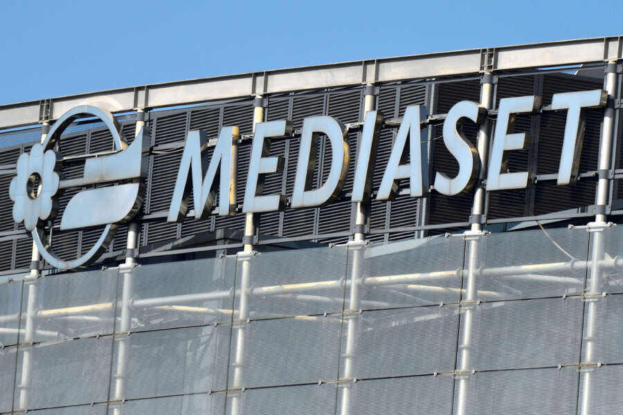 MFE offers to buy 1.05% stake in Mediaset Espana from Vivendi ahead of delisting