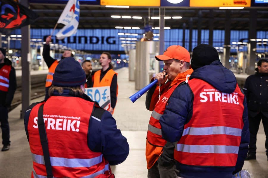 In inflation-hit Germany, massive strike over pay to cripple transport