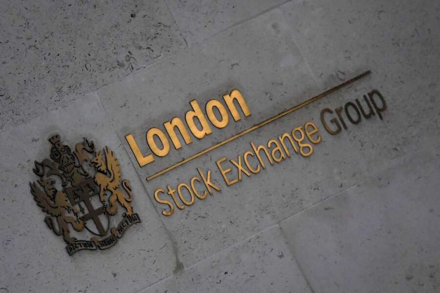 London stocks kick off Q4 lower as rising yields bite