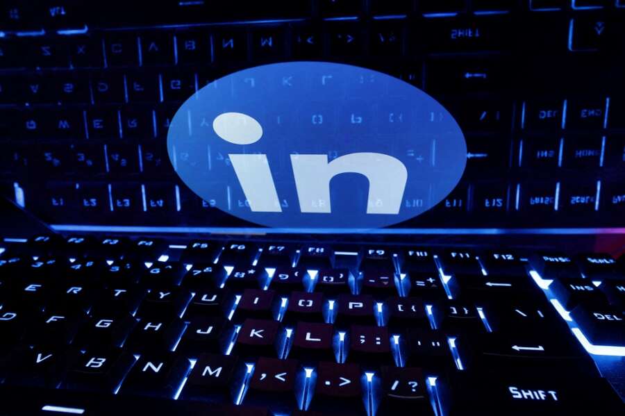 LinkedIn hits 1 billion members, adds AI features for job seekers