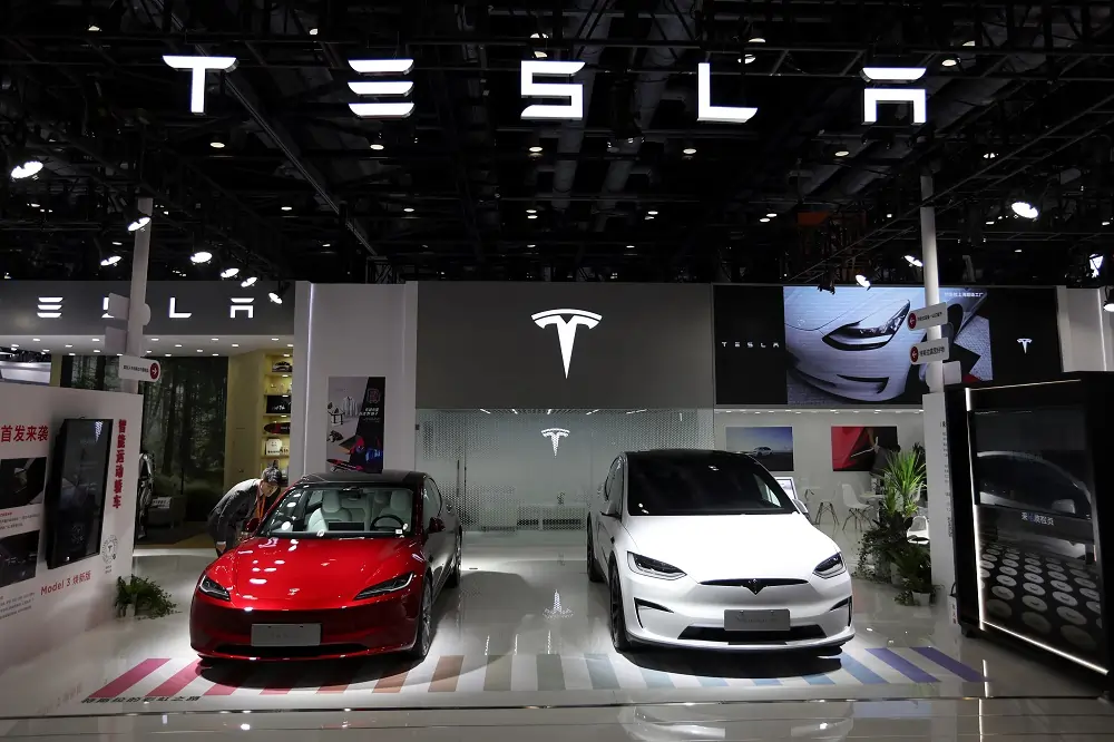 Tesla delivers record Q4 cars, but China’s BYD steals top EV spot