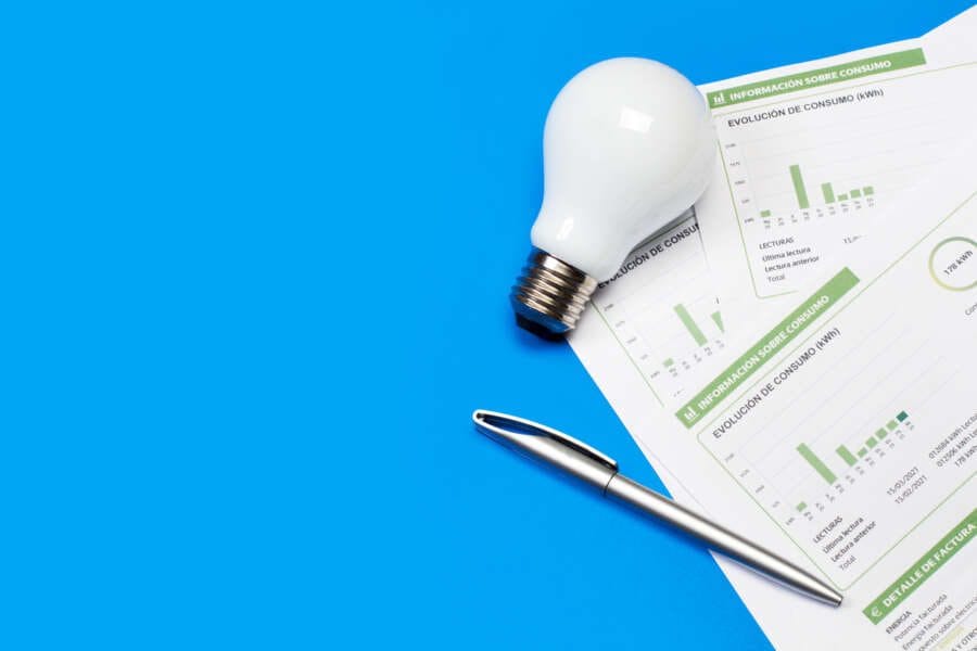 Ofgem announce energy cap rise with bills set to cost almost £300 per month for the average household