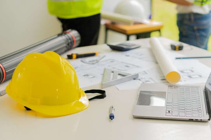 Essential Equipment for Skilled Builders and Contractors: Optimising Efficiency and Safety in the Construction Business