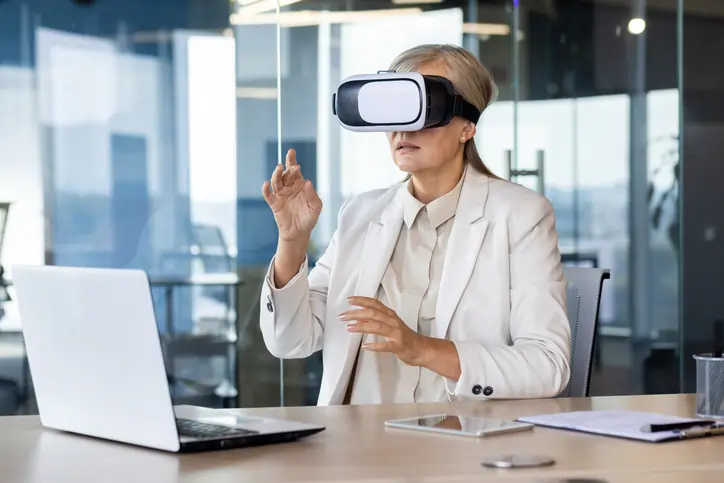Leveraging VR for business training and simulations