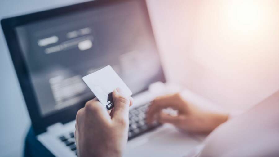 Leading payments provider Bluechain launches in the UK with first customer, Aggregate Industries